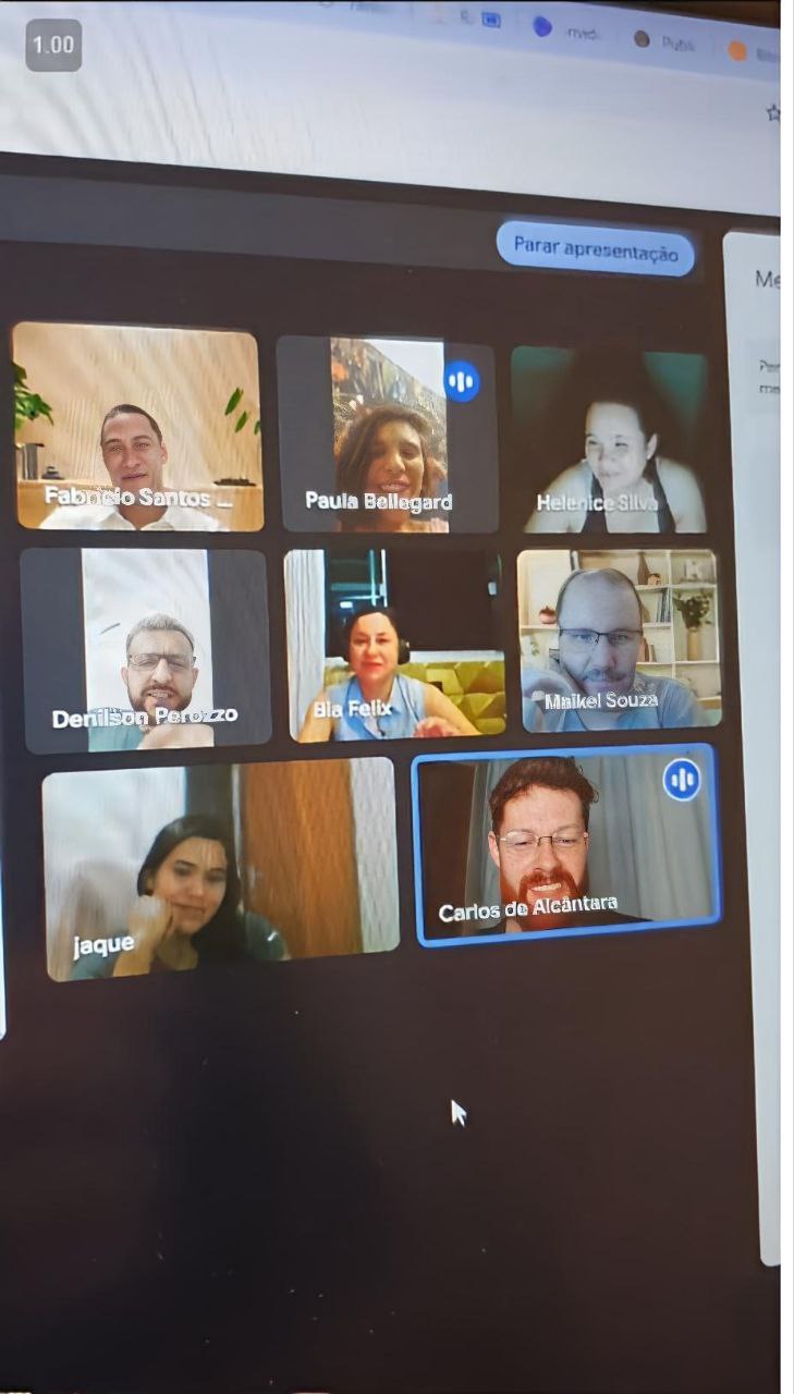 Turma de alunos nas aulas de inglês online ao vivo